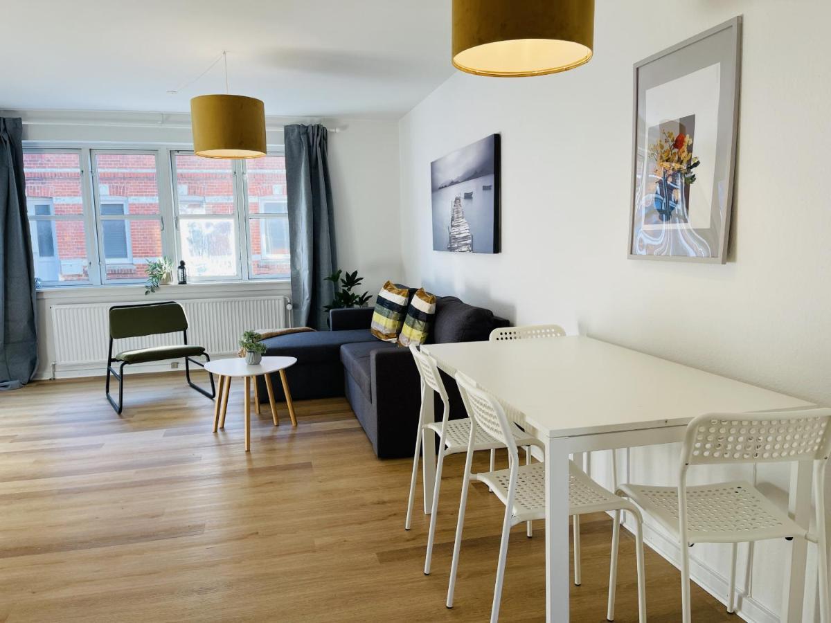 Aday - Central Terrace Apartment In Hjorring Bagian luar foto