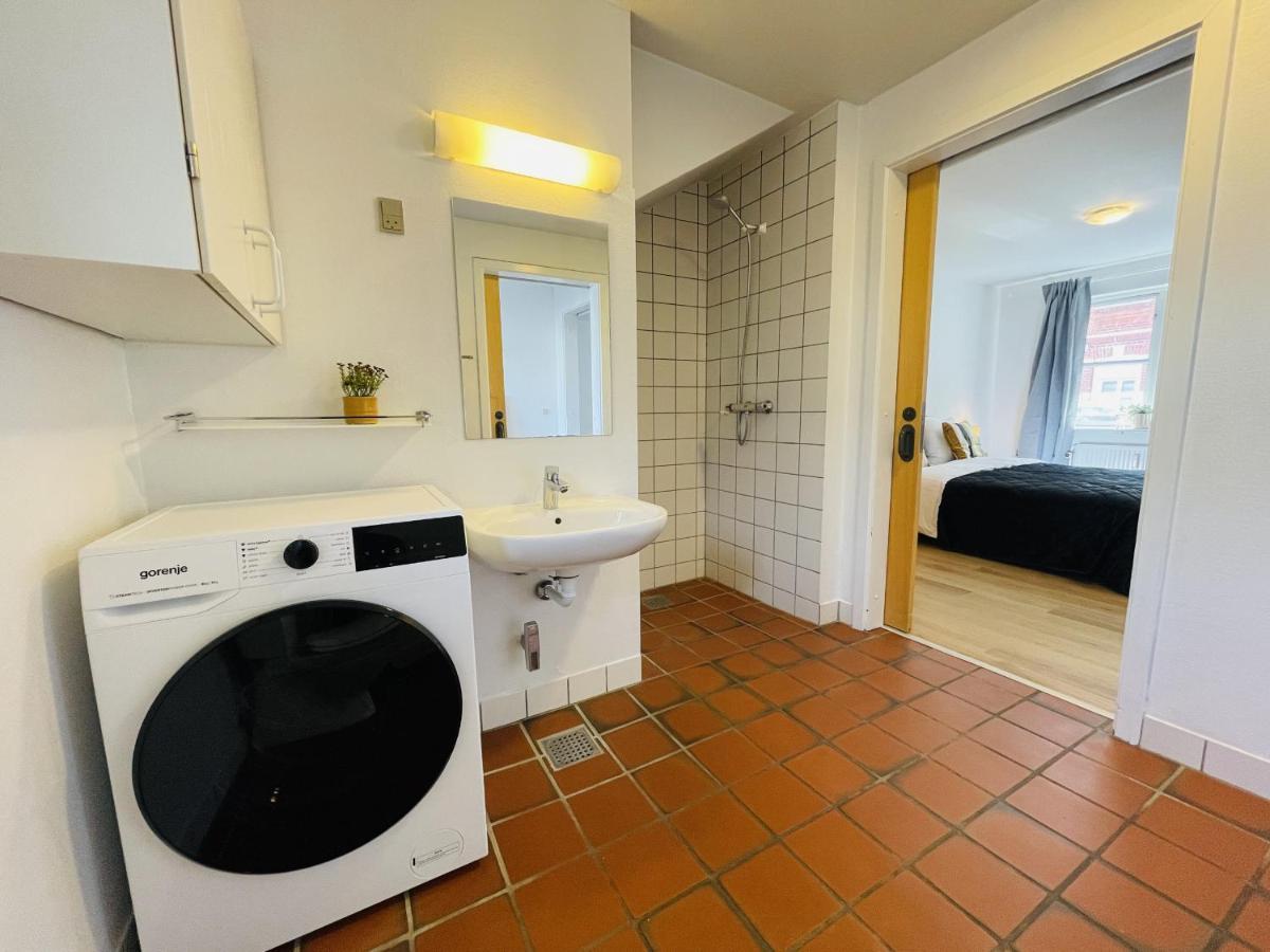 Aday - Central Terrace Apartment In Hjorring Bagian luar foto