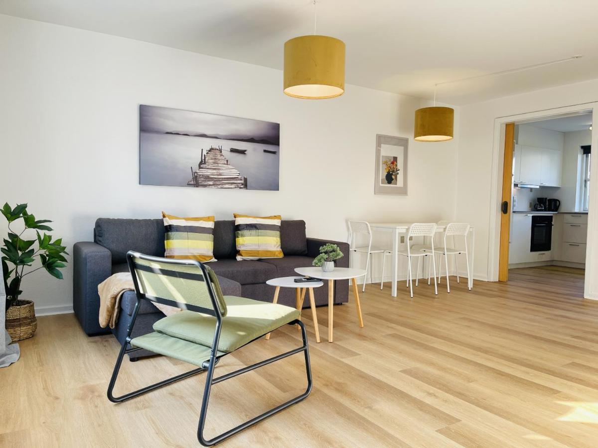 Aday - Central Terrace Apartment In Hjorring Bagian luar foto